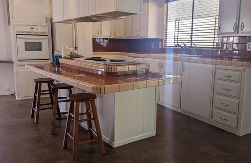 Holiday Shores House | 30 Second Walk to the River