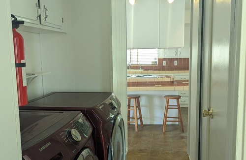 Holiday Shores House | 30 Second Walk to the River