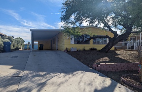 Holiday Shores House | 30 Second Walk to the River