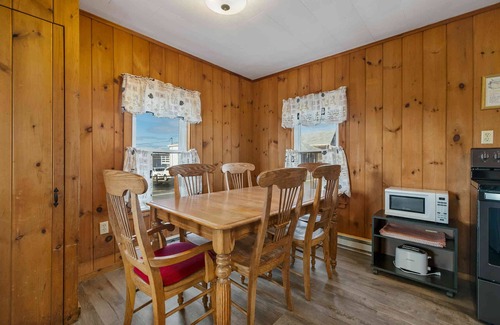 Wells Beach House | 30 SECONDS TO BEACH: OCEAN VIEWS:HEAR THE SURF: THAT CLOSE: GREAT BEACH ACCESS