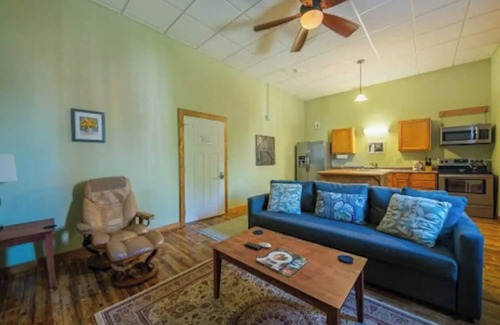 Du Quoin Apartment | 30 West · The Den ·Downtown Hideaway near Fairground