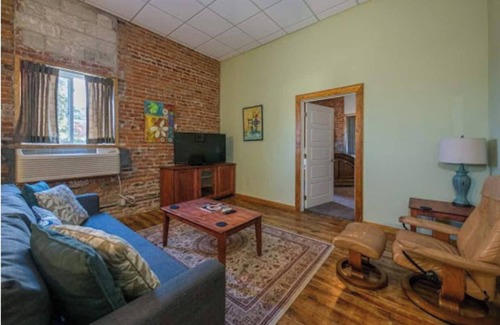 Du Quoin Apartment | 30 West · The Den ·Downtown Hideaway near Fairground