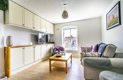 York Apartment | 30 Woodsmill Quay - sleeps 3 guests in 1 bedroom