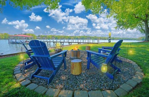 Troutman House | 300 Degree Views, NEW HotTub, Firepit, Lighthouse