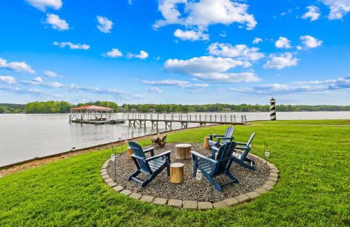 Troutman House | 300 Degree Views, NEW HotTub, Firepit, Lighthouse