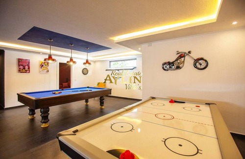 Uzumlu Villa | 300 m² Villa ∙ 1 bedroom ∙ 2 guests