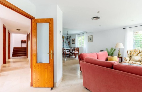 Camas Villa | 300 m² Villa ∙ 4 bedrooms ∙ 8 guests