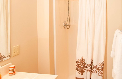 Sandusky House | 300 person covered patio: weddings, family reunions and lodging for 33 persons.
