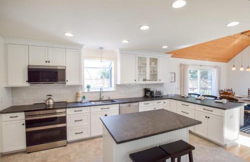 North Eastham House | 3000 Sq Ft Home with Hot Tub