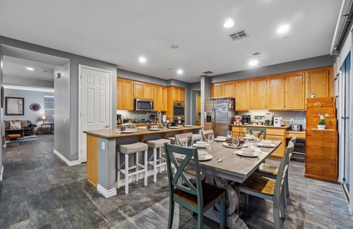 Fallbrook Villa | 3000 Sqft 5BR/4BTH Villa with Pool and Hot Tub