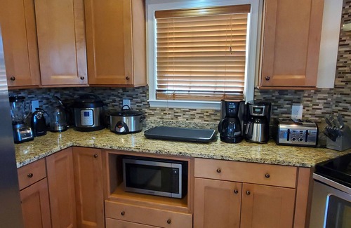 Glenora House | 3000 sqft. Waterfront house, Private Beach/Dock w/300+ ft Private Waterfront