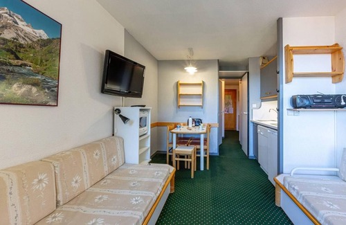 Bellentre Apartment | 300m from resort center, 5th floor, view resort, balcony, tv, ski locker, 26m², Montchavin La Plagne
