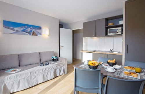 Pra Loup Apartment | 300m from ski slopes, balcony, parking, tv, ski locker, 35m², Pra Loup