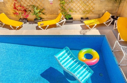 Sannat Villa | 300y/o Gozo Country Villa: pool, games, sleeps 14