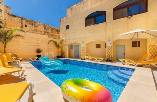 Sannat Villa | 300y/o Gozo Country Villa: pool, games, sleeps 14