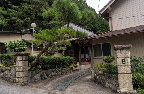 Tsurugi House | 300yearold farmhouse farm experience moms home cooking retreat farmhouse guesthouse Shirataki /Mimagun Tokushima