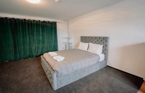 Edgeware Hotel | 301 Bealey Ave Motel