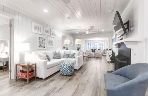 Isle of Palms House | 302 Charleston by AvantStay Stunning Private Pool