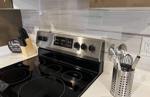 Logan Square Apartment | 302 Comfy Cabin 1BR apartment in center city of Philadelphia . Pet-Friendly!