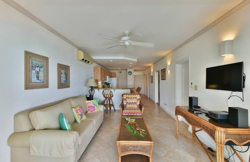 Oistins Condo | #302 Oceanview beachfront Maxwell Beach Villas