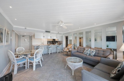 Madeira Beach Condo | #302 The Collwood: 2 BR, 2 BA in Madeira Beach, Sleeps 6