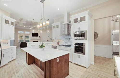 South Side House | 303 Perfect for larger companies