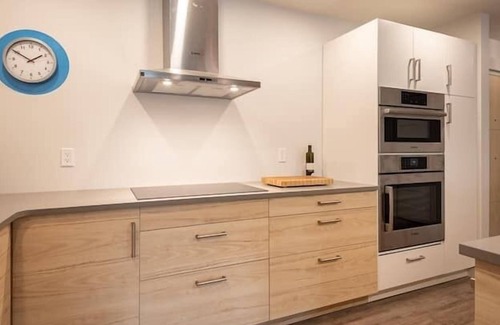 Wolfville House | 303 - Wolfville Luxury Apartment with 2 King Beds