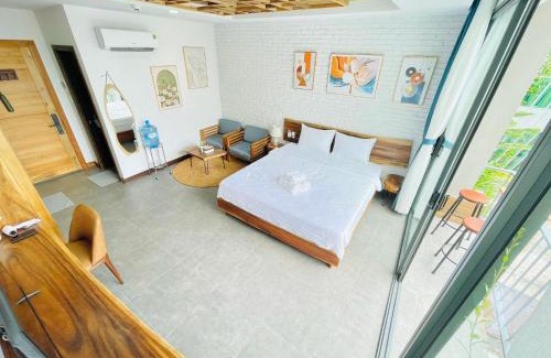Ninh Kieu Apartment | 304MSNK Luxe Studio with Balcony and Kitchen