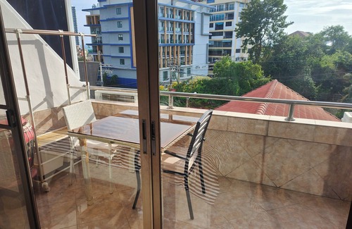 Pratumnak Hill Apartment | 305 Jomtien hill resort