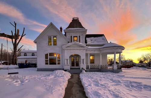 Mount Pleasant House | 306 m² House ∙ 5 bedrooms ∙ 12 guests