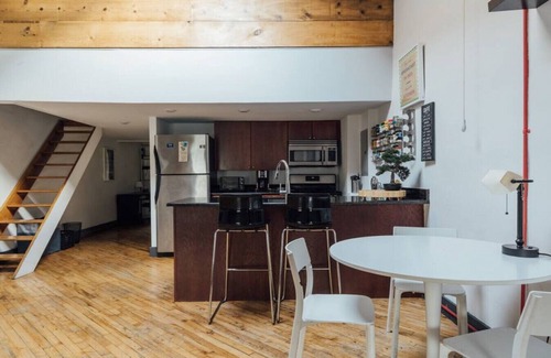 Old City House | 307 - BUILDING · ☆ RARE 4 STORY TOWNHOUSE FOR GROUPS ☆