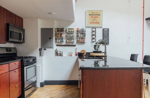 Old City House | 307 - BUILDING · ☆ RARE 4 STORY TOWNHOUSE FOR GROUPS ☆