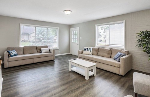 Detroit Beach House | 3077 · Cozy bungalow by the lake