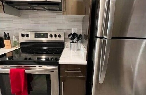 Spring Garden Apartment | 308 Cozy and warm King Bed APT in center cityn
