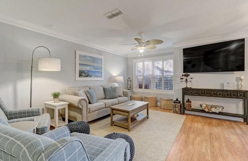 Amelia City House | 308 Sailmaker