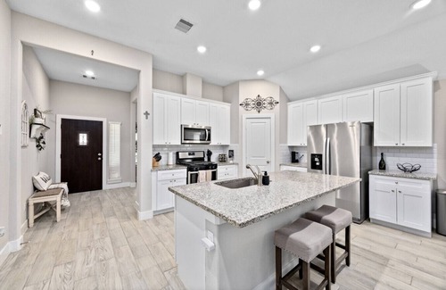 Conroe House | 309A Maple Ln, Conroe