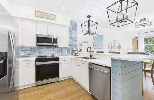 Santa Rosa Beach Condo | 30A ☀️ Community Pool | Putt-Putt | Gym | Bocce | Shuffleboard ☀️ New Furniture Next Week!