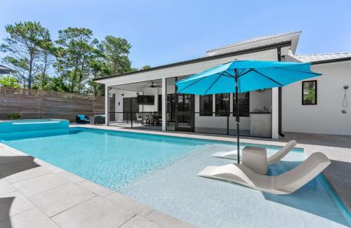 Gulfview Heights House | 30A Happy by the Sea by AvantStay Pool Golf Cart Bikes