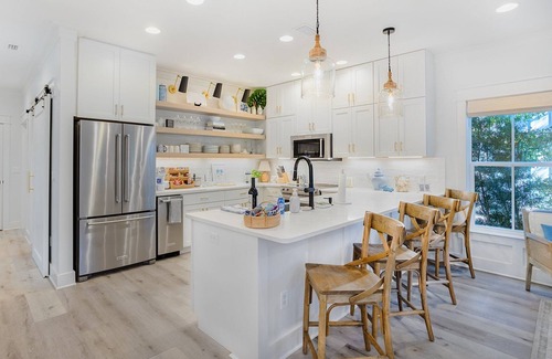 White's Gulfview House | 30A Luxury 4 Bedroom Beach Cottage with Golf Cart, Bikes and Beach Access!
