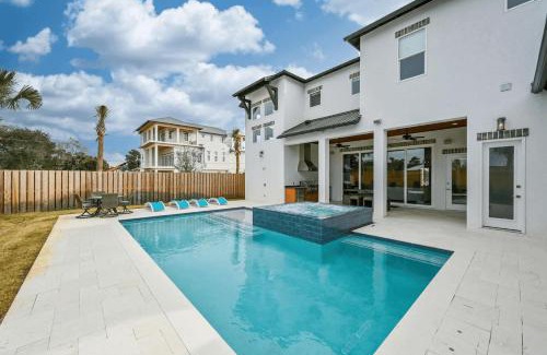 Gulfview Heights House | 30A Sunset 30a Sunset Palazzo by AvantStay Sleeps 20 Boat-Friendly Pool