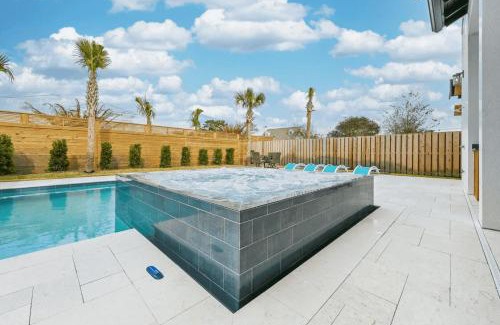 Gulfview Heights House | 30A Sunset 30a Sunset Palazzo by AvantStay Sleeps 20 Boat-Friendly Pool