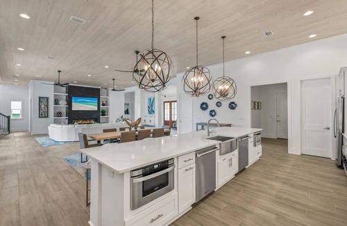 Gulfview Heights House | 30A Sunset Palazzo by AvantStay | Sleeps 20 | Boat-Friendly + Pool