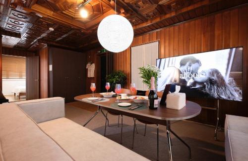 Banghwa-dong Apartment | 30pyeong private sensational accommodation spacious living room 2 minutes from Sinbang hwa Station kimpoairport near hong-dae