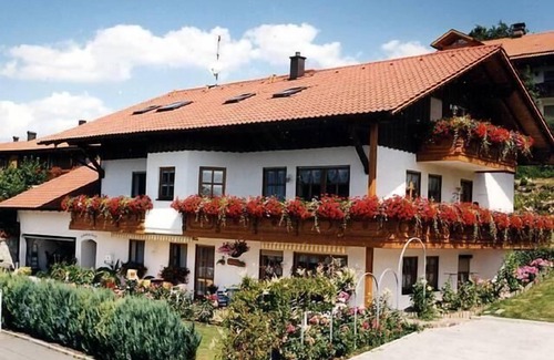 March Apartment | 30qm-große Ferienwohnung mit Blick auf den Bayerischen Wald