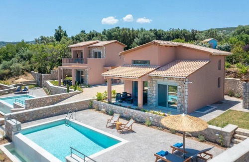 Apolpaina Villa | 31 Blue Villas - Royal Blue- Infinity Pool and BBQ Area