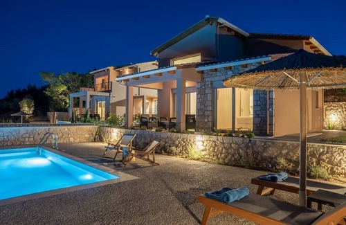 Apolpaina Villa | 31 Blue Villas - Royal Blue- Infinity Pool and BBQ Area