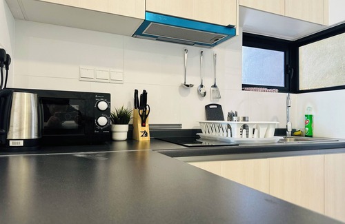 Taman Pertama Condo | 31 Family Suite 7pax 3 Rooms Velocity Mall IKEA Short Walk to MRT & LRT Malur