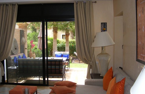 Issen House | (31) Luxurious holiday villa, not overlooked