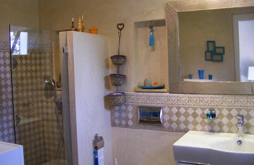 Issen House | (31) Luxurious holiday villa, not overlooked