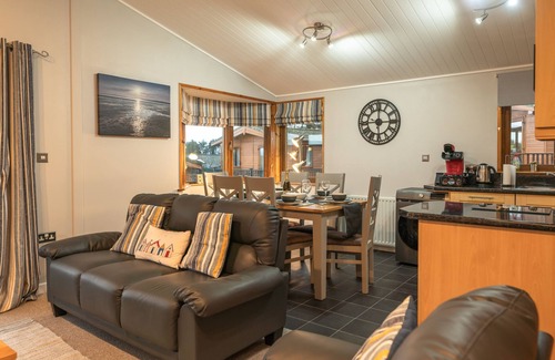 Mullacott Cabin | 31 Ocean Terrace Lodge-Hot Tub Extra Cost- TJS31OT